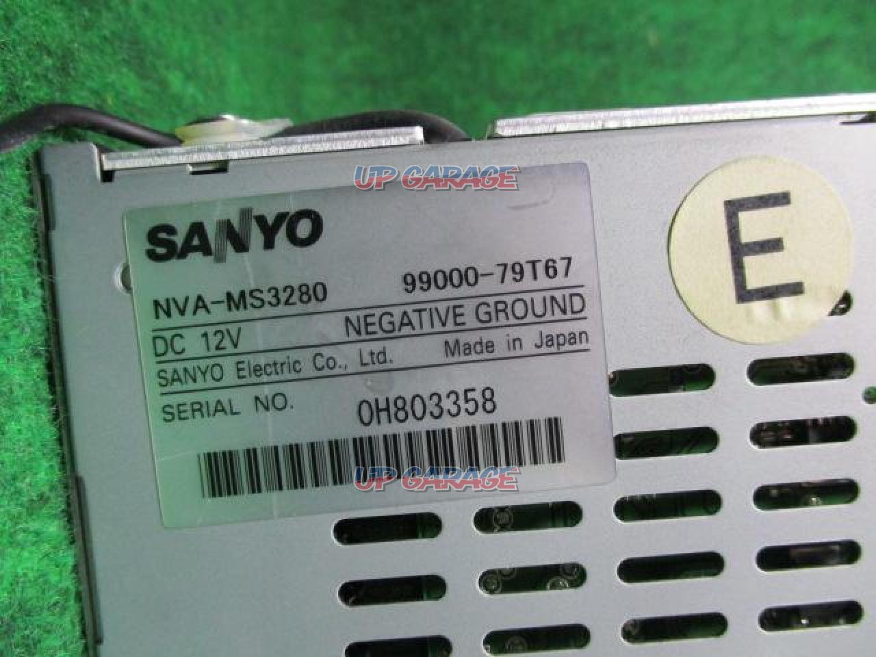 SUZUKI純正OP(SANYO製) NVA-MS3280 7V型ワンセグ内蔵/DVD/CD/SD