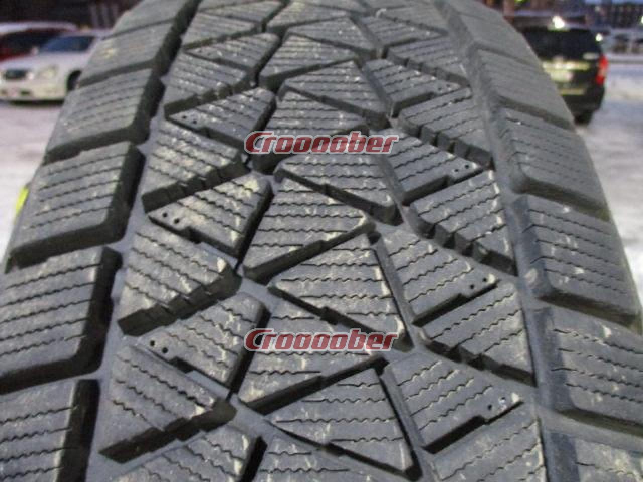 BRIDGESTONE BLIZZAK DM-V2 225 / 65-17 Four | 17 Inch Studless Tire