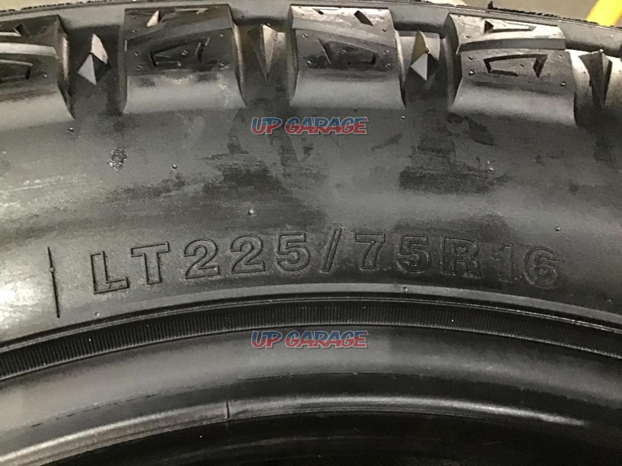 16 M X-privilo | | TRACMAX Inch Tire T Croooober /